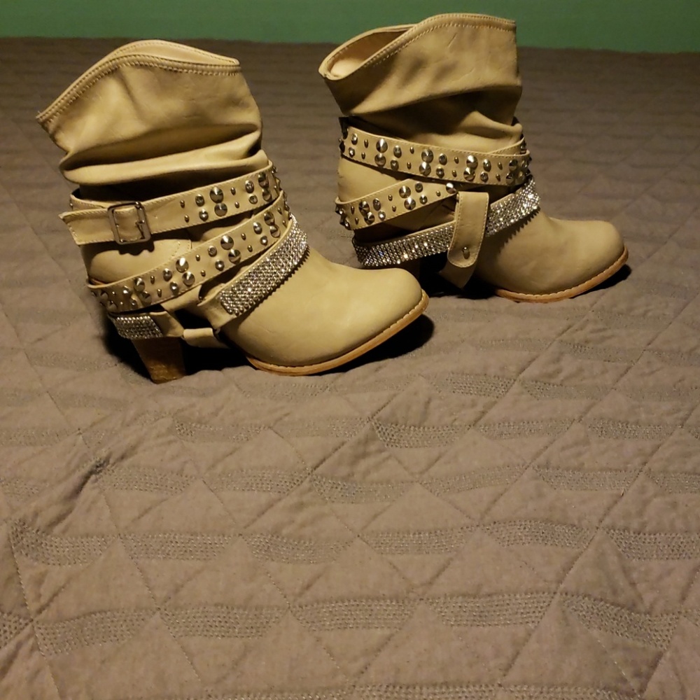 Ankle boots Dolce by MoJo Moxy